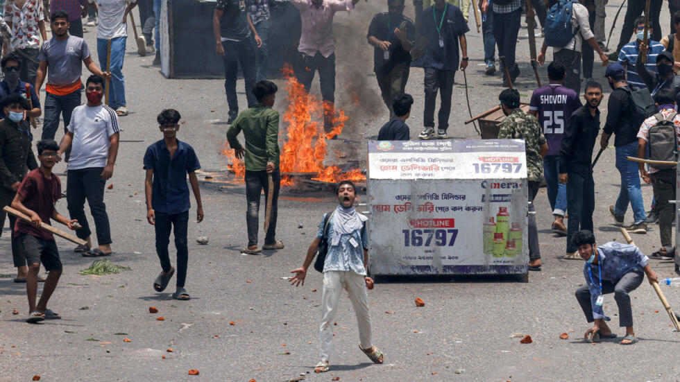Bangladesh at the cusp of revolution? Bangladesh at the cusp of revolution?