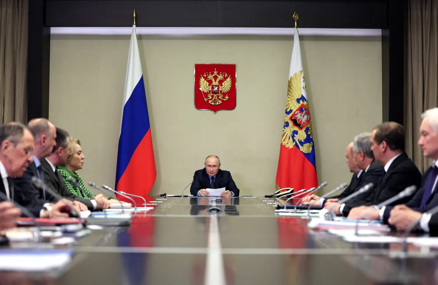 The Mirror of Moscow and the Political Role of Russian in Post-Colonial Central Asia The Mirror of Moscow and the Political Role of Russian in Post-Colonial Central Asia