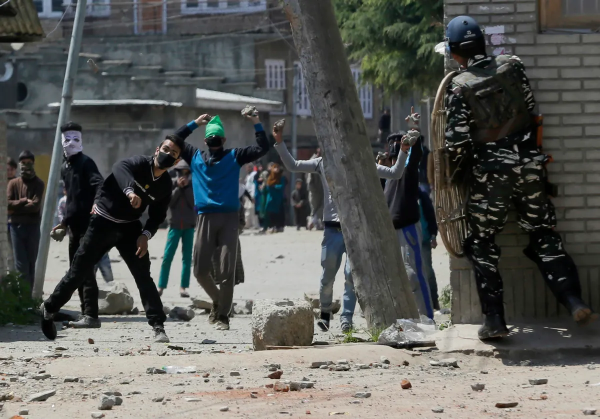 South Asia on Edge: India-Pakistan Nuclear Standoff Rekindled by Kashmir Crisis South Asia on Edge: India-Pakistan Nuclear Standoff Rekindled by Kashmir Crisis