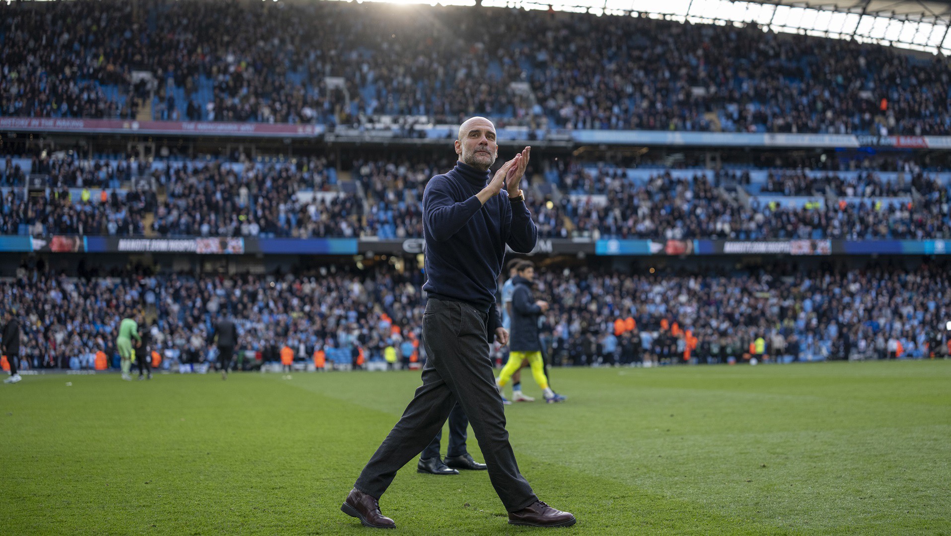 Pep Guardiola Declares Bernardo Silva a ‘Legend’ as Manchester City Farewell Nears Pep Guardiola Declares Bernardo Silva a ‘Legend’ as Manchester City Farewell Nears