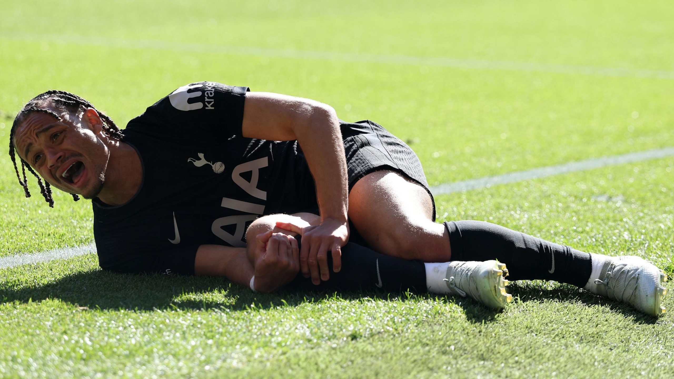 Beyond the Pitch: Xavi Simons’ ACL Rupture Decimates Tottenham’s Survival Bid, Rattles Dutch World Cup Ambitions