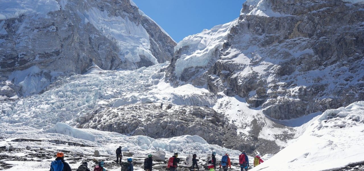 Everest’s Grand Ambition on Ice: A Glacial Interruption Tests Humanity’s Highest Climb Everest’s Grand Ambition on Ice: A Glacial Interruption Tests Humanity’s Highest Climb