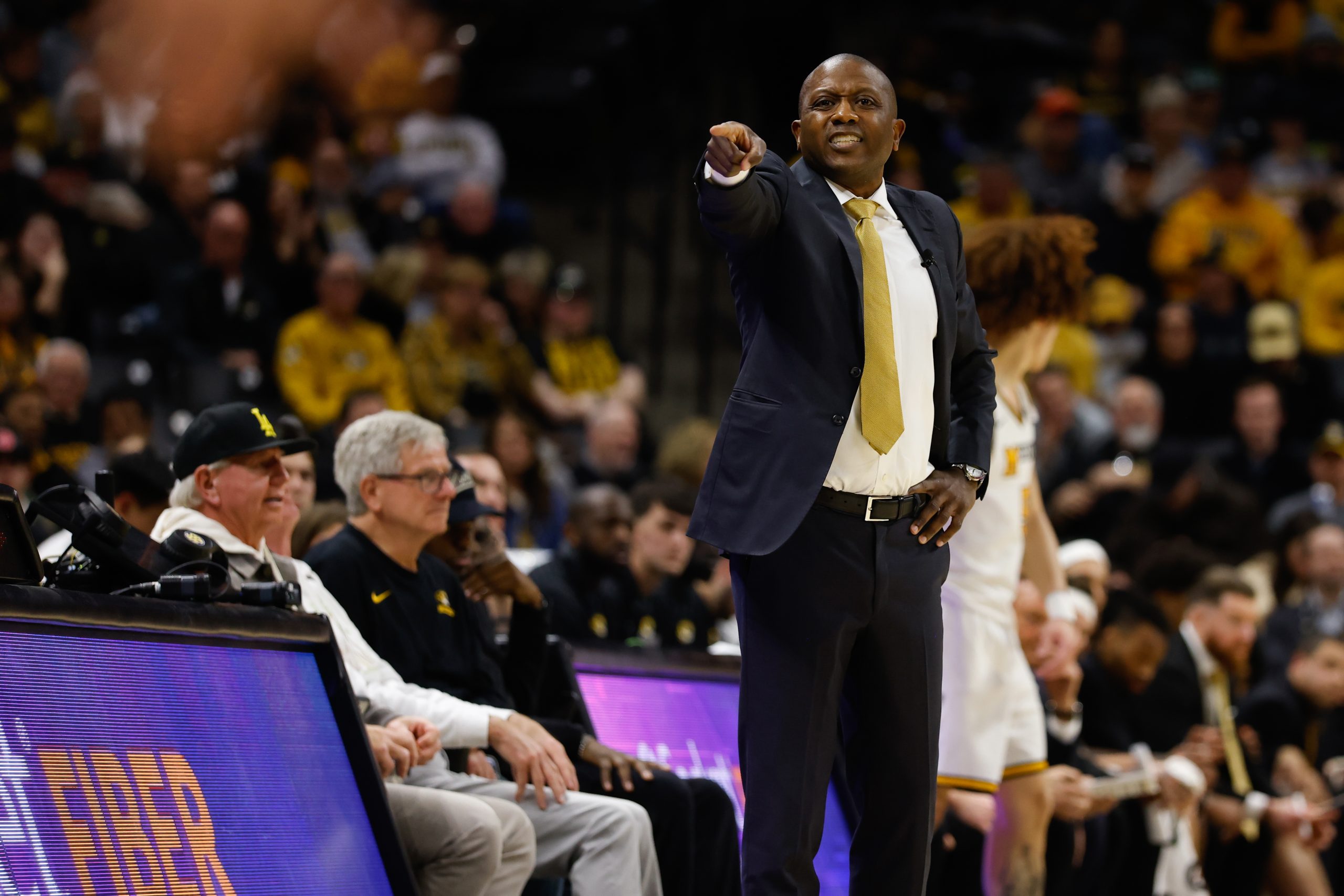 Collegiate Chaos: The Transfer Portal’s Unseen Economic Currents Reshaping American Sport