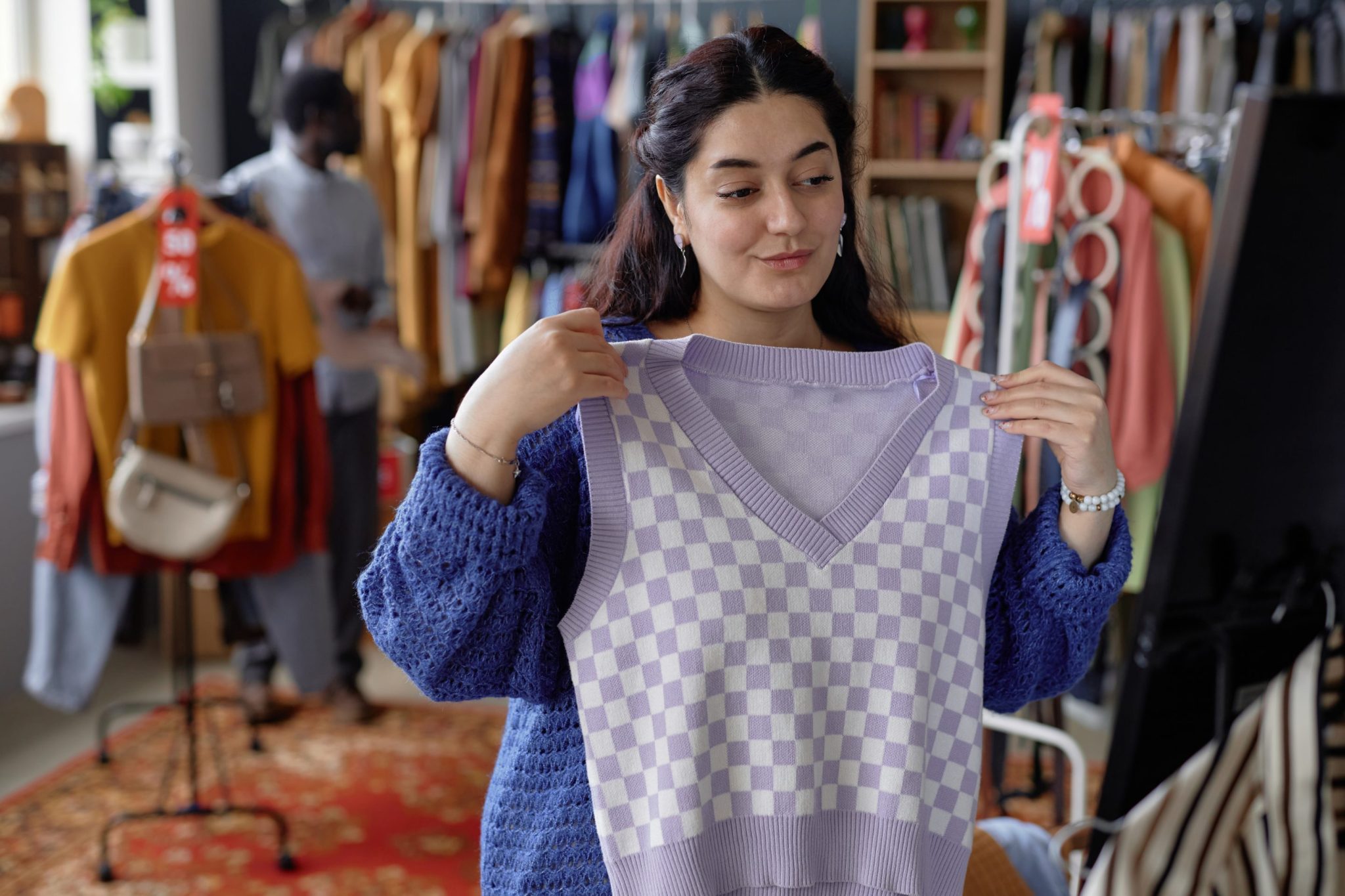 The Dual Garb: How Secondhand Apparel Defines America’s Economic Divide The Dual Garb: How Secondhand Apparel Defines America’s Economic Divide