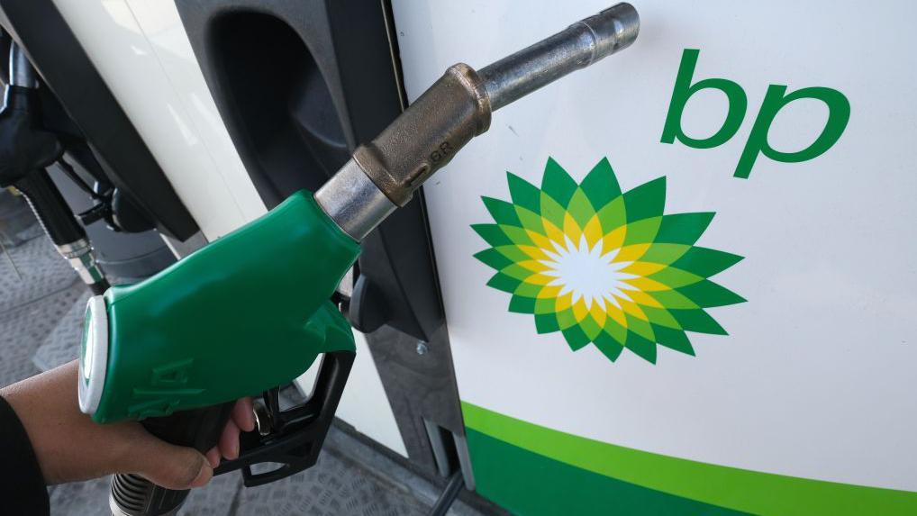 The War Premium: How Persian Gulf Tremors Translate to Oil Major Windfalls