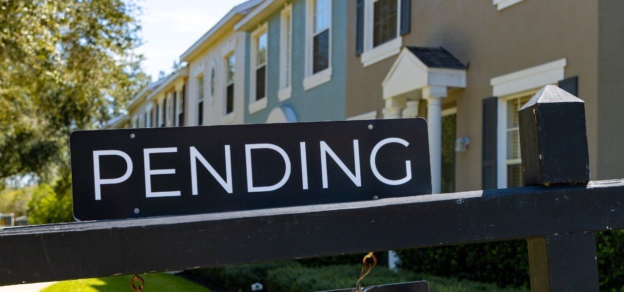 US Pending Home Sales Unexpectedly Surge in March Despite Rising Mortgage Rates and Energy Costs US Pending Home Sales Unexpectedly Surge in March Despite Rising Mortgage Rates and Energy Costs