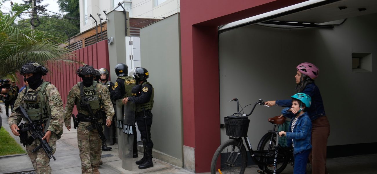 Peru’s Electoral Integrity Under Scrutiny Following Raid on Ex-Election Chief’s Home Peru’s Electoral Integrity Under Scrutiny Following Raid on Ex-Election Chief’s Home
