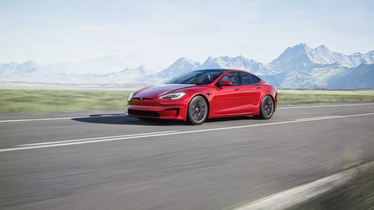 Geopolitical Tensions and Helium Shortage: Threat to Electric Vehicle Production and Global Supply Chains