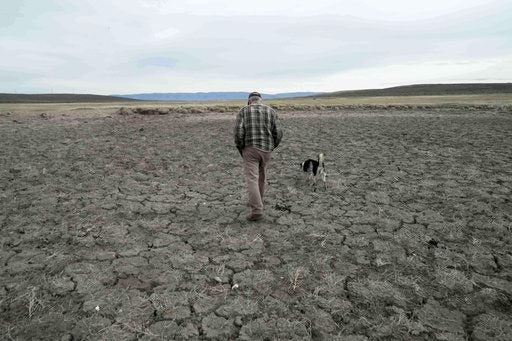 US Faces Unprecedented Drought: Wildfire Risks Soar, Water Supplies Dwindle, and Global Food Prices Threaten Stability US Faces Unprecedented Drought: Wildfire Risks Soar, Water Supplies Dwindle, and Global Food Prices Threaten Stability