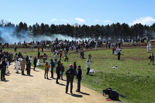 Wisconsin Beagle Facility Siege: Police Deploy Force Against Animal Rights Protesters, Leader Arrested Wisconsin Beagle Facility Siege: Police Deploy Force Against Animal Rights Protesters, Leader Arrested