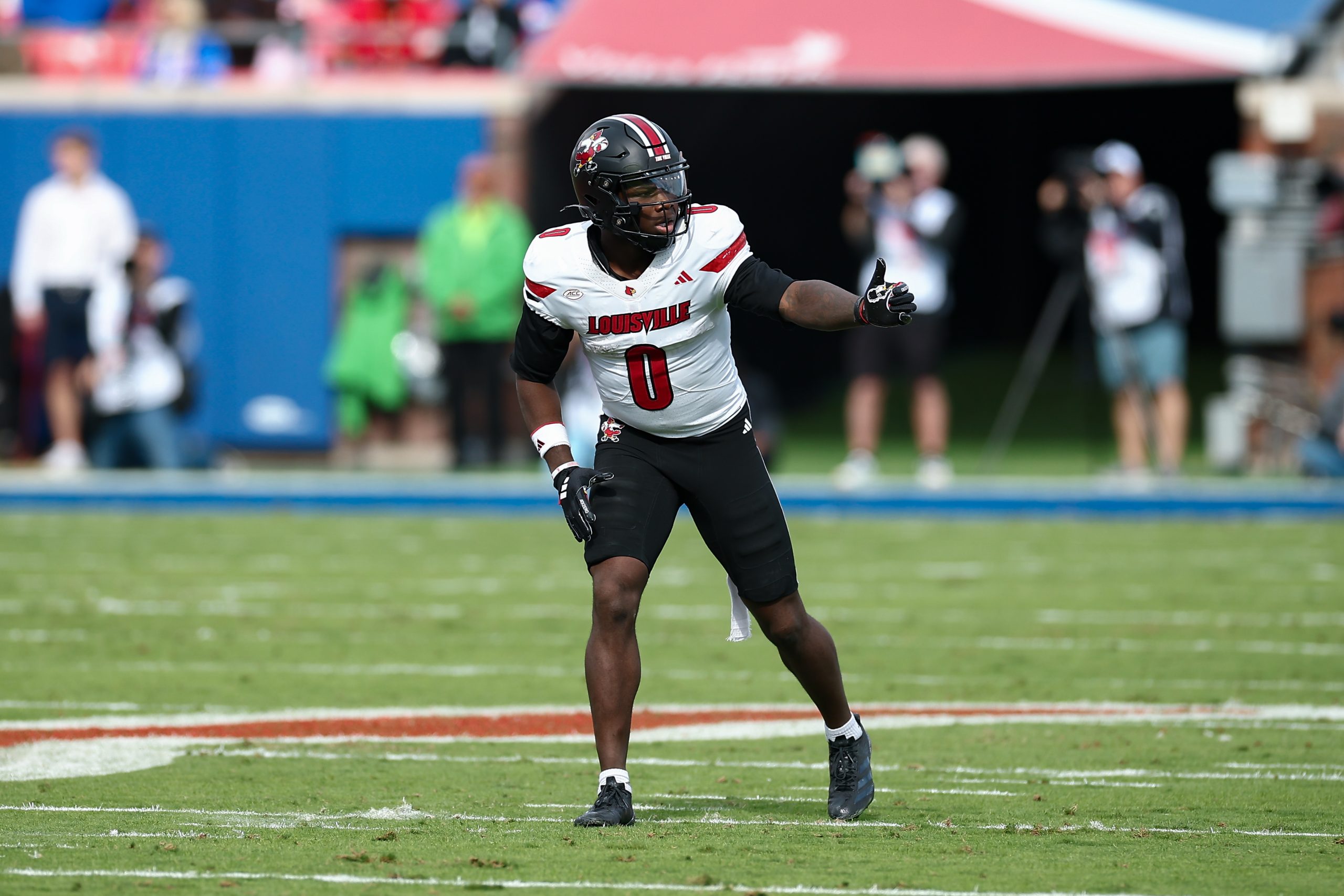 Dolphins Make High-Stakes Gamble on Injured Star Chris Bell, Redefining Draft Risk