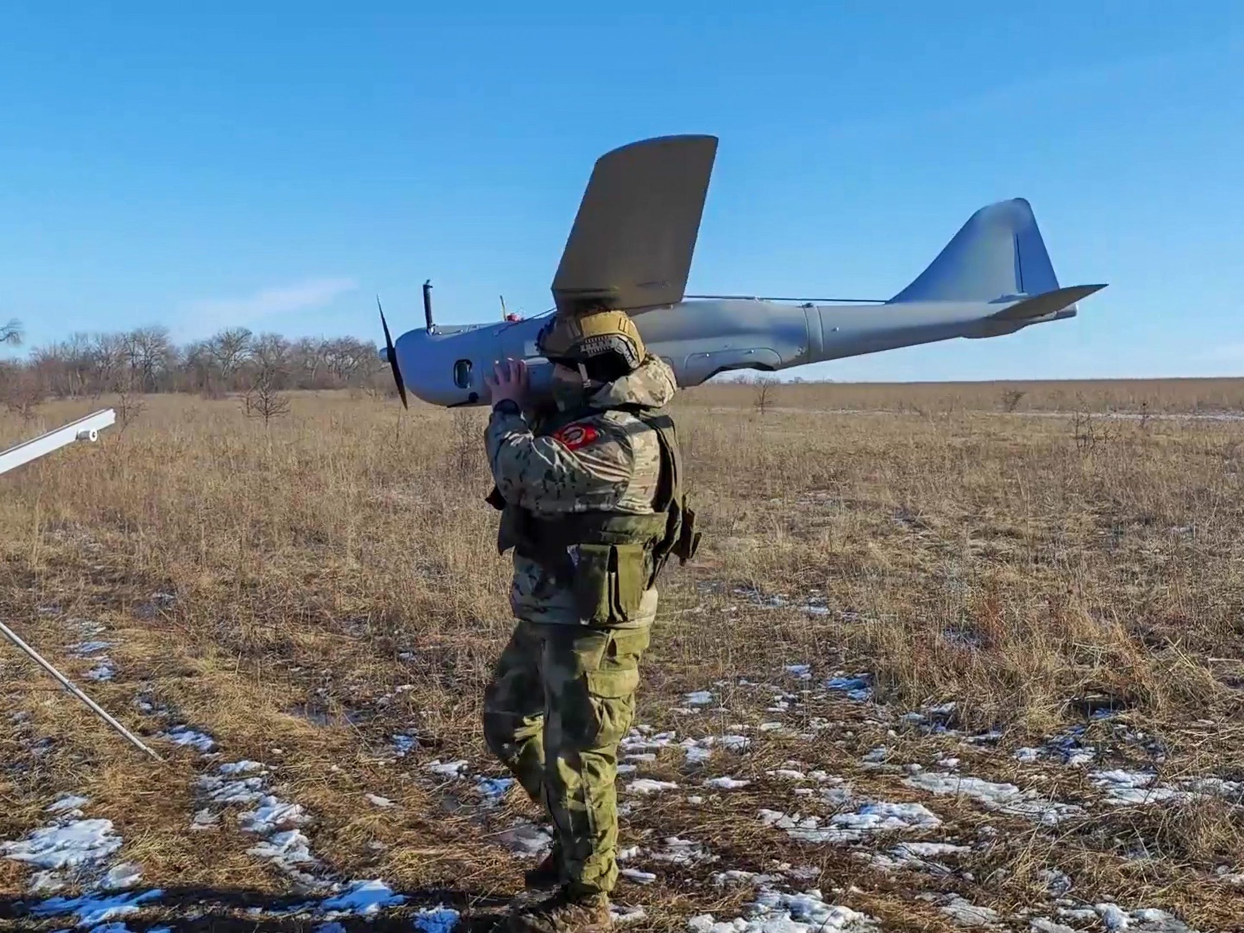 Russian Military Converts Reconnaissance Drones into FPV Quadcopter Motherships for Enhanced Combat Range