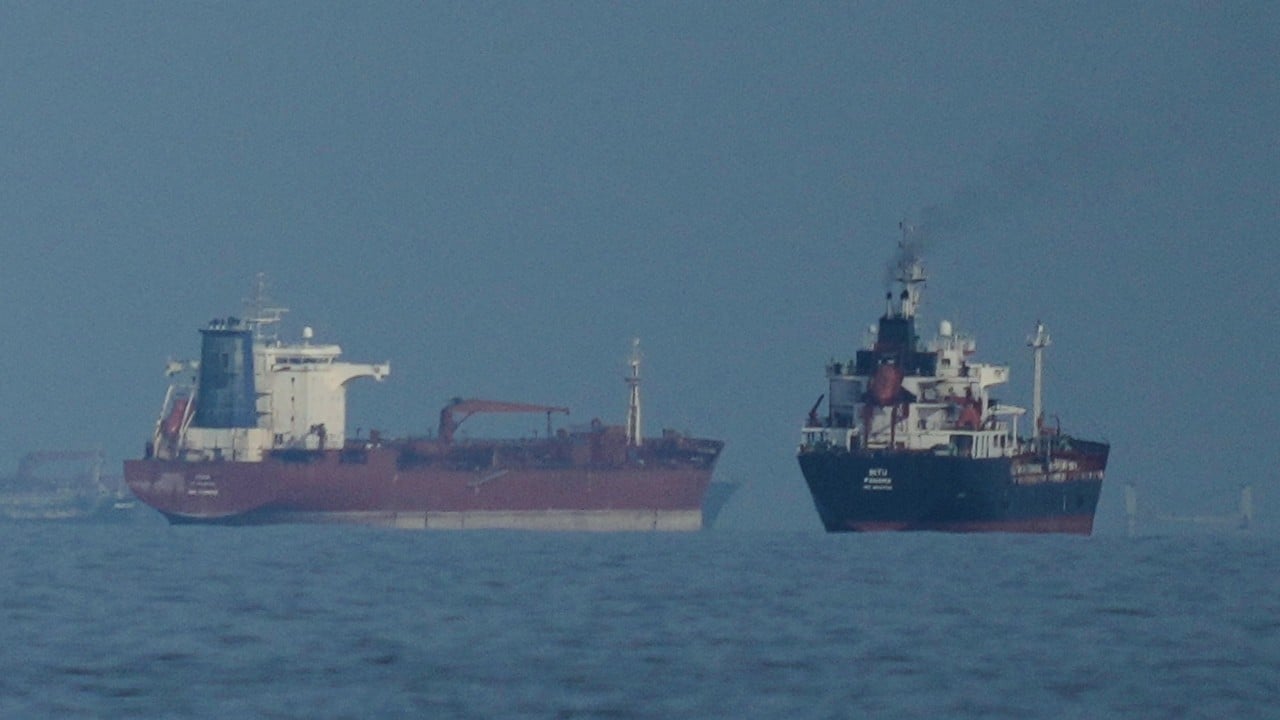 Pakistan Tanker First to Exit Strait of Hormuz with Crude Amid US Blockade, Revealing Restricted Maritime Flow Pakistan Tanker First to Exit Strait of Hormuz with Crude Amid US Blockade, Revealing Restricted Maritime Flow