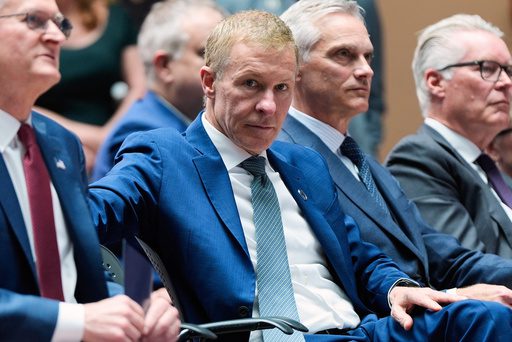 United CEO’s Merger Overture Crashes on American’s Runway, Igniting Airline Industry Scrutiny United CEO’s Merger Overture Crashes on American’s Runway, Igniting Airline Industry Scrutiny