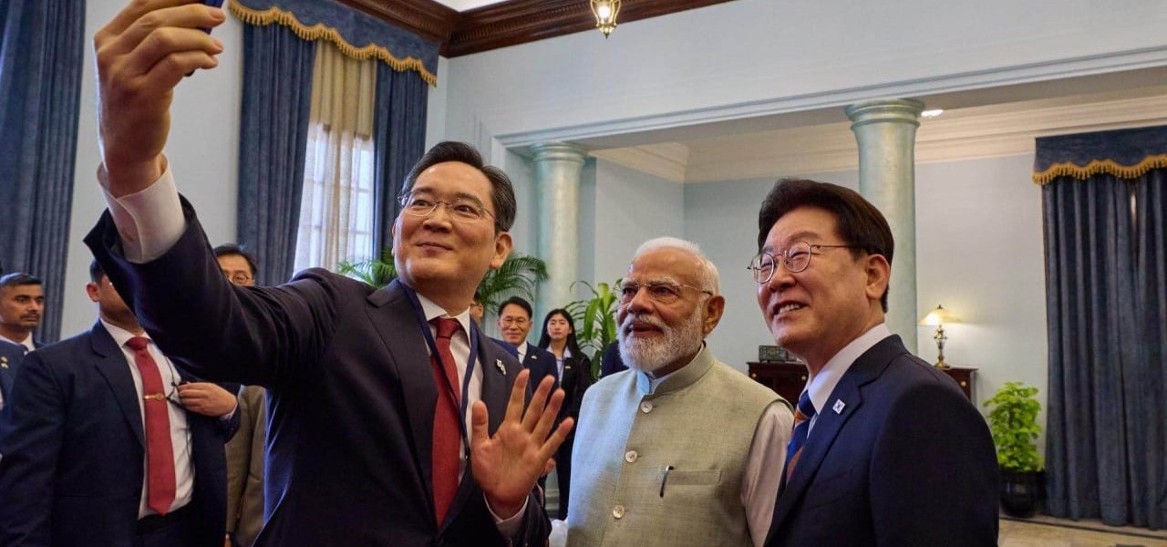 South Korean President Lee Jae Myung and PM Modi Engage in Viral ‘Selfie Diplomacy’ at New Delhi Summit