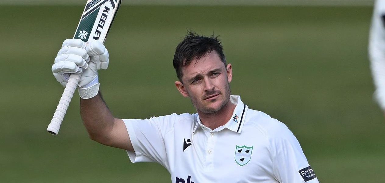 The Lone Blade: Roderick’s Defiance Scrapes Worcestershire from the Brink The Lone Blade: Roderick’s Defiance Scrapes Worcestershire from the Brink