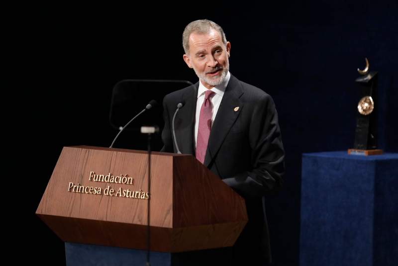 Spain Honors Architects of Life’s Code: A Faustian Bargain? Spain Honors Architects of Life’s Code: A Faustian Bargain?