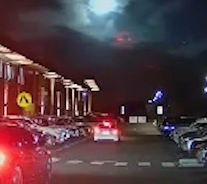 Celestial Interruption: Why Australia’s Sky Fire Illuminates More Than Just Atmosphere Celestial Interruption: Why Australia’s Sky Fire Illuminates More Than Just Atmosphere
