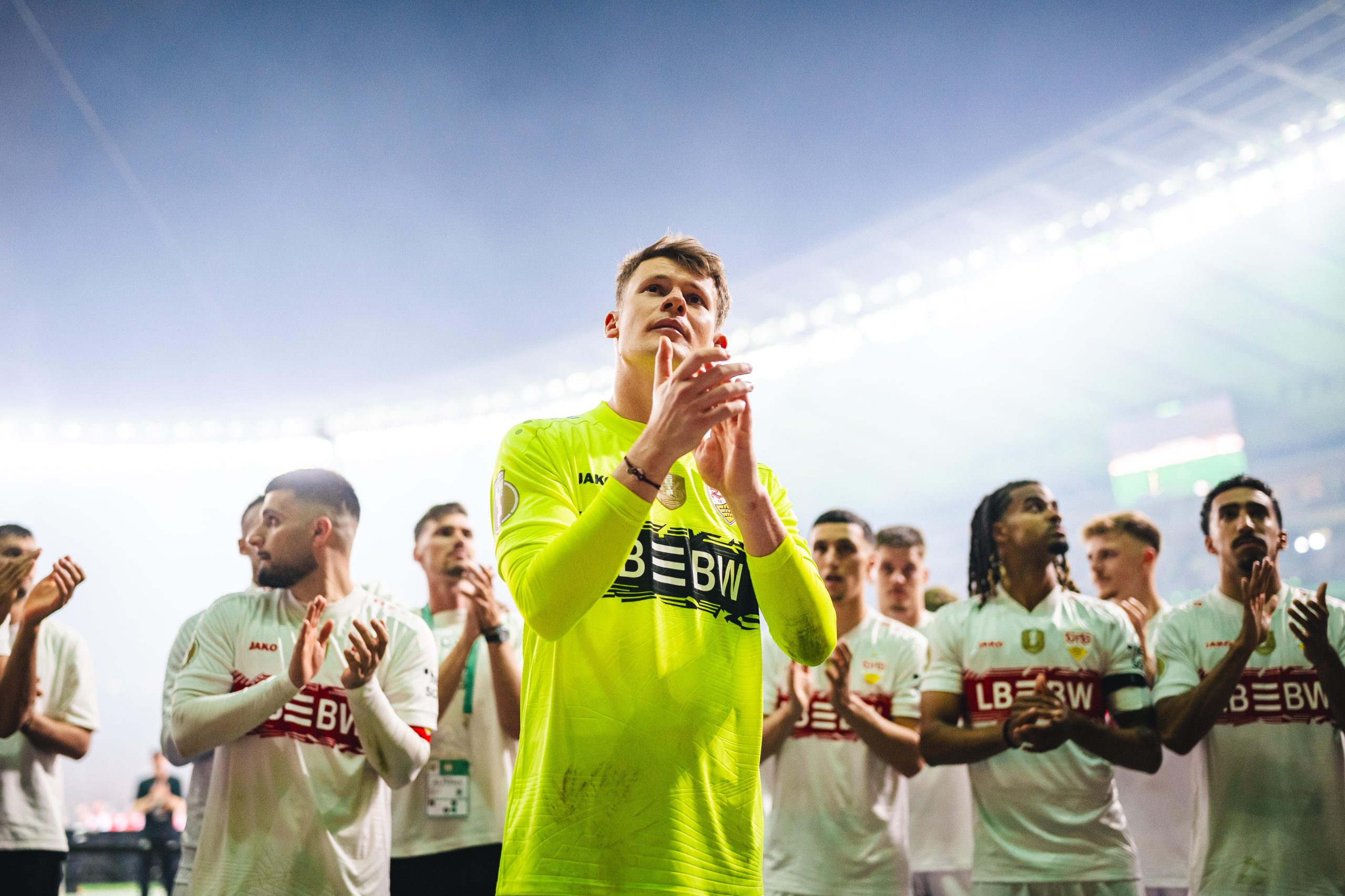 The Calculated Art of Letting Go: Bayern Munich’s Goalkeeper Carousel and Europe’s Football Economy The Calculated Art of Letting Go: Bayern Munich’s Goalkeeper Carousel and Europe’s Football Economy