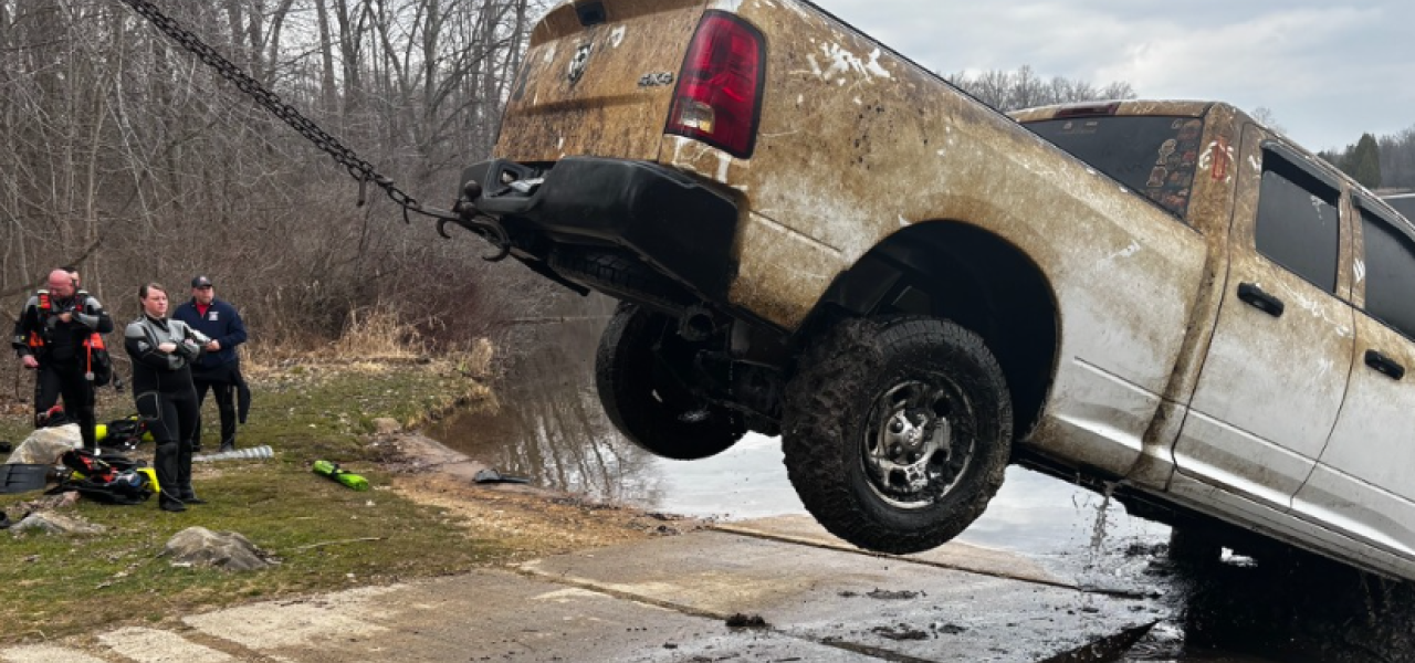 From Driveway to Deepwater: Sunken Truck’s Reappearance Casts a Murky Glare on Silent Crimes From Driveway to Deepwater: Sunken Truck’s Reappearance Casts a Murky Glare on Silent Crimes