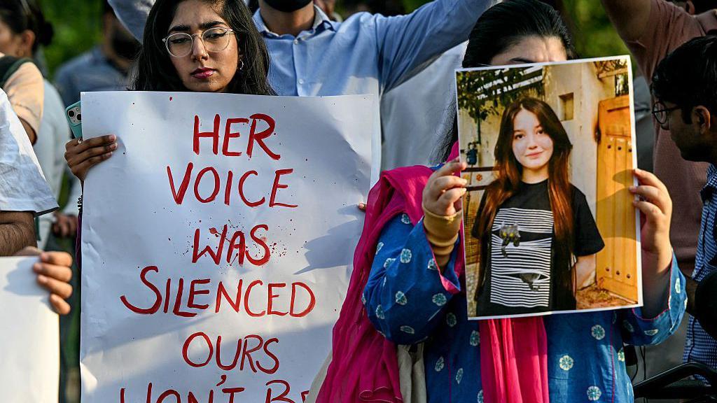 Digital Ghost in the Machine: Death Sentence for TikTok Star’s Killer Stirs Pakistan’s Unquiet Streets Digital Ghost in the Machine: Death Sentence for TikTok Star’s Killer Stirs Pakistan’s Unquiet Streets