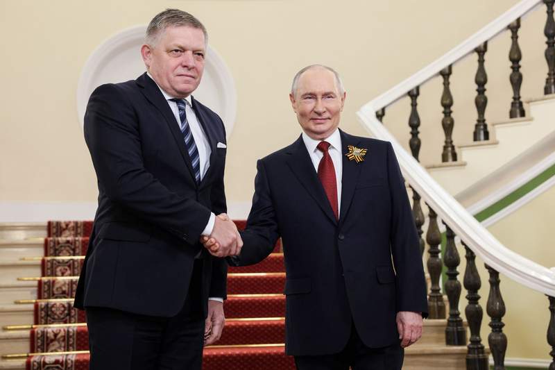 Fico’s Kremlin Encore: Slovakia Dances a Solo, Stinging Brussels Fico’s Kremlin Encore: Slovakia Dances a Solo, Stinging Brussels