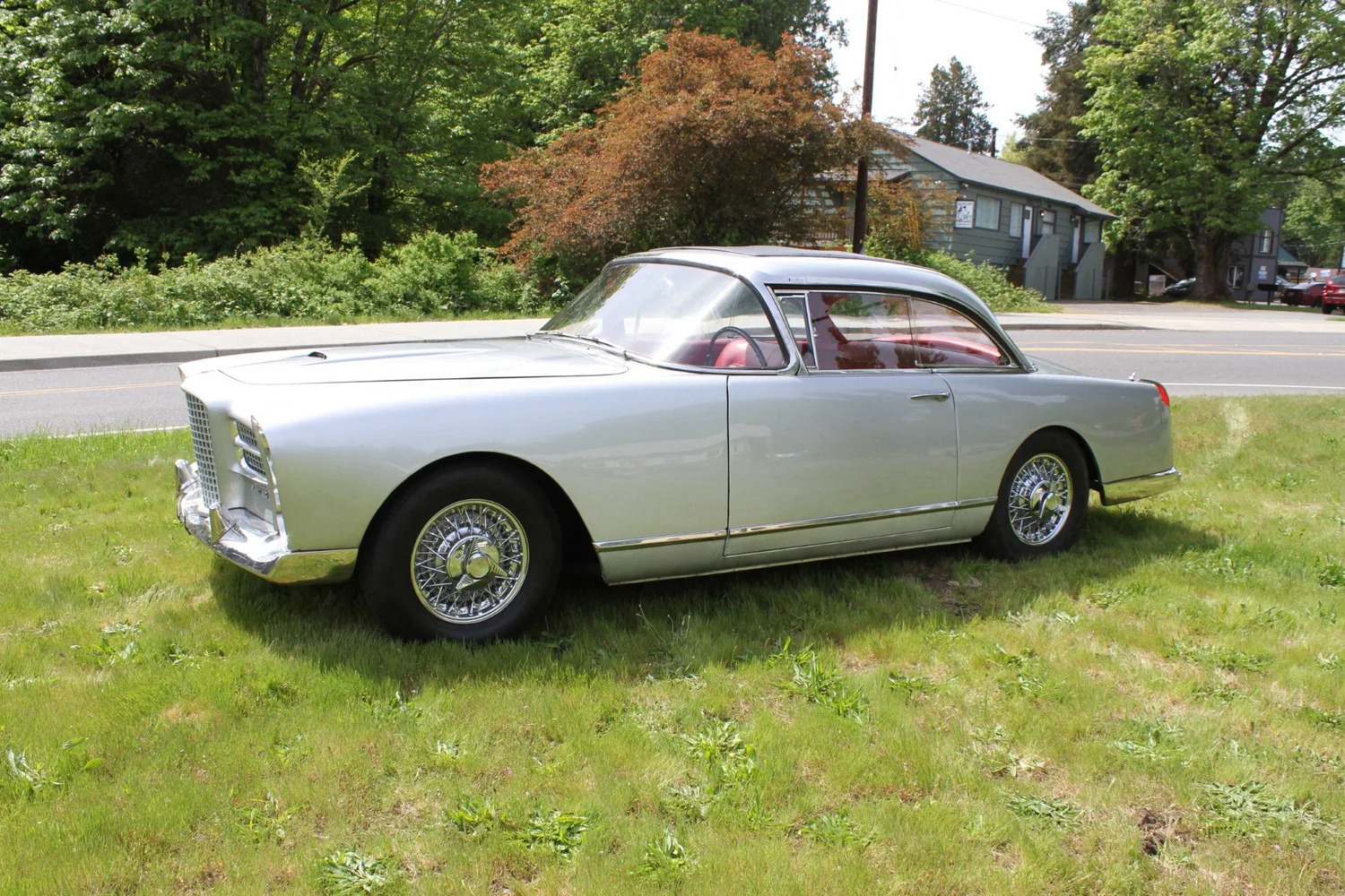 Chromed Remnants of a Vanished Era: A ’58 Facel Vega Echoes Shifting Global Wealth