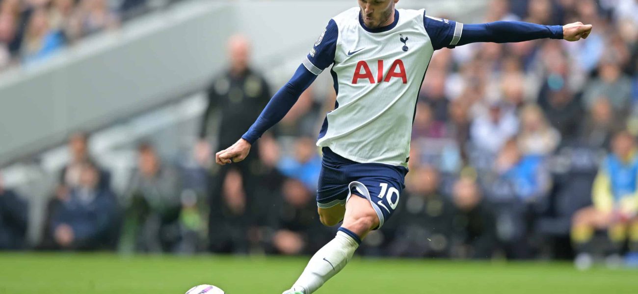 The Golden Handcuffs of Glory: Premier League’s Wealthy Juggernauts Face a Harsh Reality Check The Golden Handcuffs of Glory: Premier League’s Wealthy Juggernauts Face a Harsh Reality Check