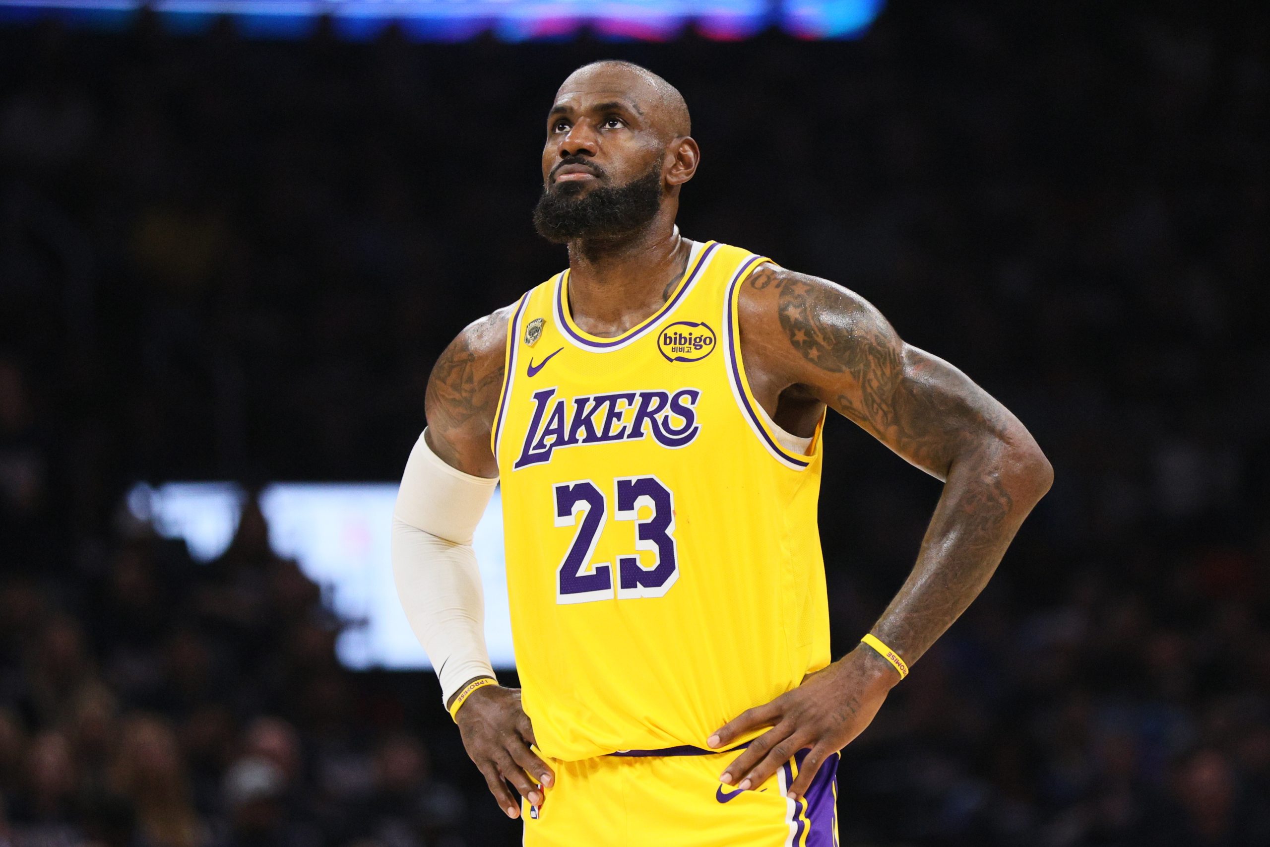 Beyond the Paint: LeBron’s Longevity Defies Metrics, Reshapes Athletic Economics Beyond the Paint: LeBron’s Longevity Defies Metrics, Reshapes Athletic Economics