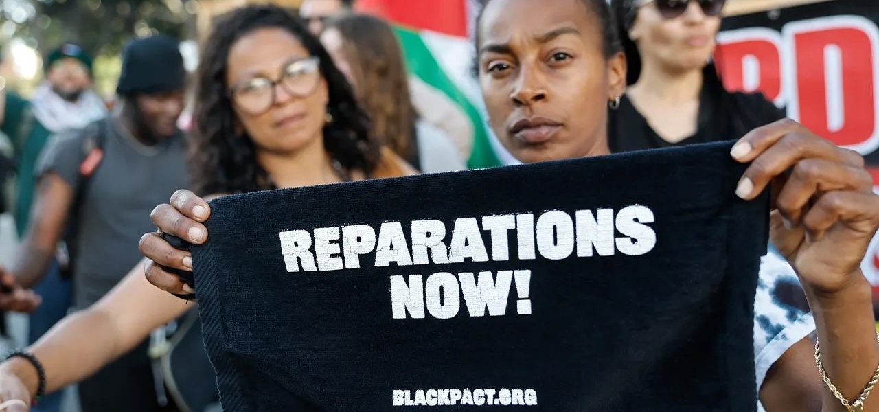 Chicago Mayor Seeks Papal Intervention in Ambitious Reparations Drive Chicago Mayor Seeks Papal Intervention in Ambitious Reparations Drive
