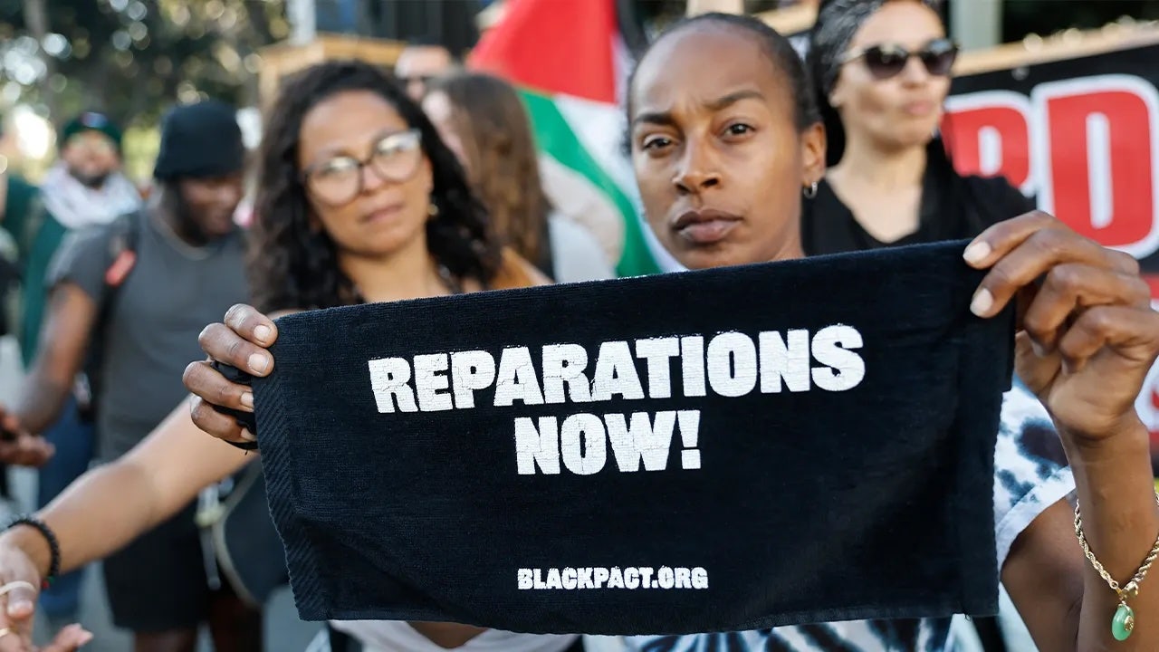 Chicago Mayor Seeks Papal Intervention in Ambitious Reparations Drive Chicago Mayor Seeks Papal Intervention in Ambitious Reparations Drive