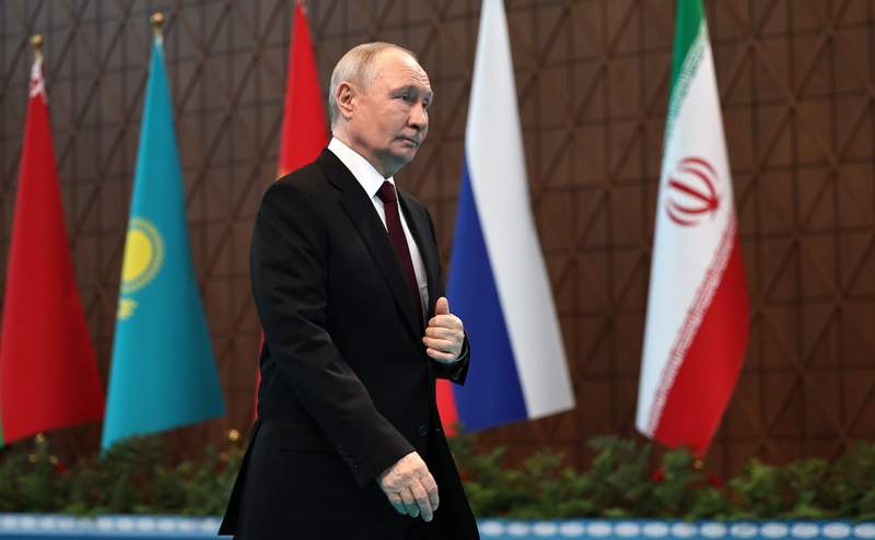 Yerevan’s Geopolitical Tightrope: Moscow Flexes Muscles as Armenia Eyes West Yerevan’s Geopolitical Tightrope: Moscow Flexes Muscles as Armenia Eyes West