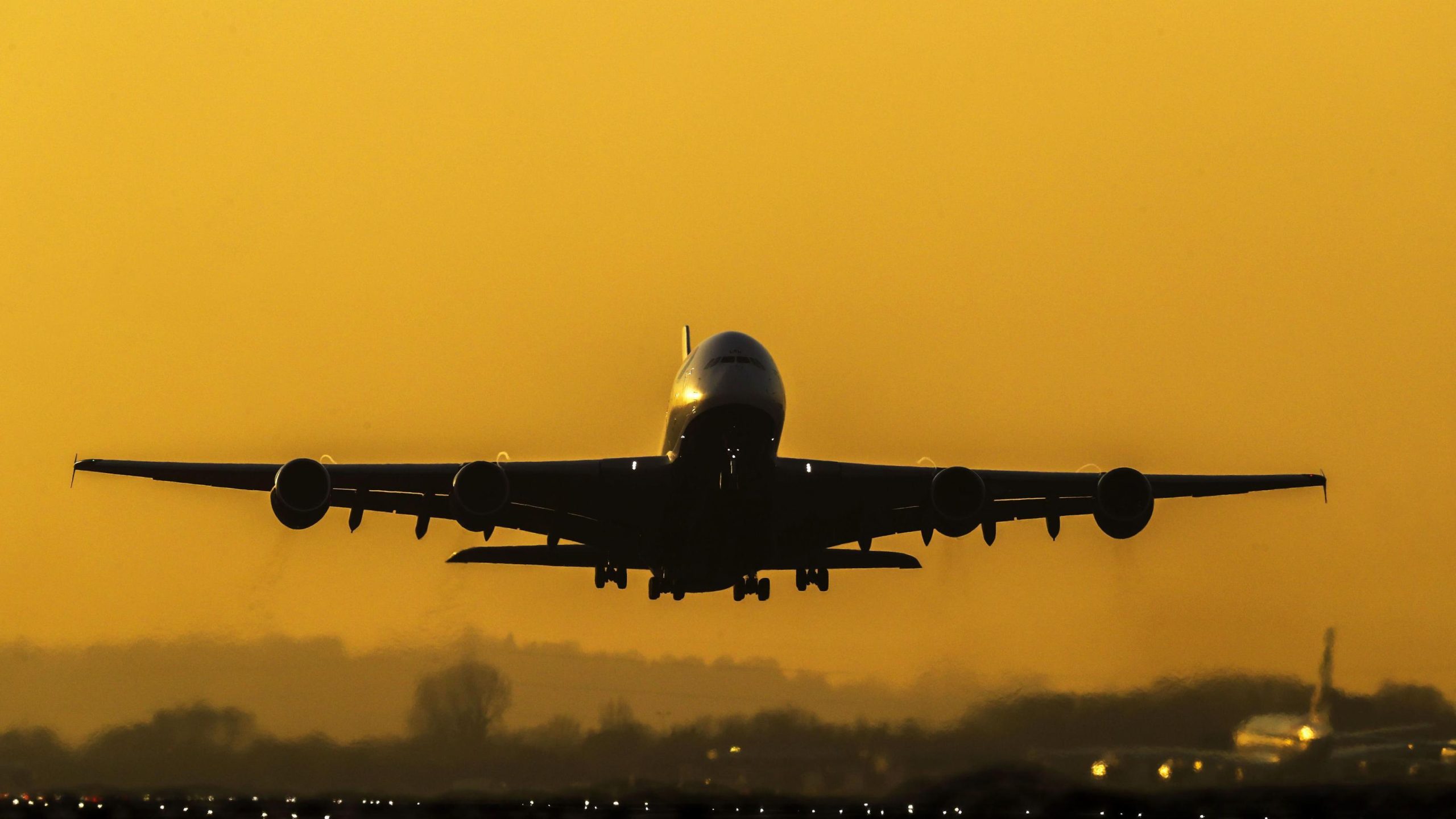 Airlines Brace: London’s Gateway Counts Cost of Looming Persian Gulf Shadow