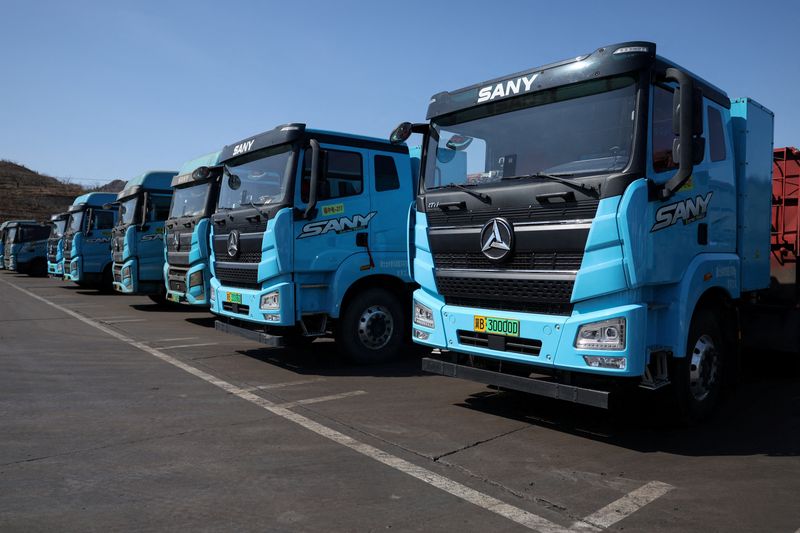 Oil’s Shadow, Beijing’s Jolt: Mideast Unrest Galvanizes China’s Electric Road Race
