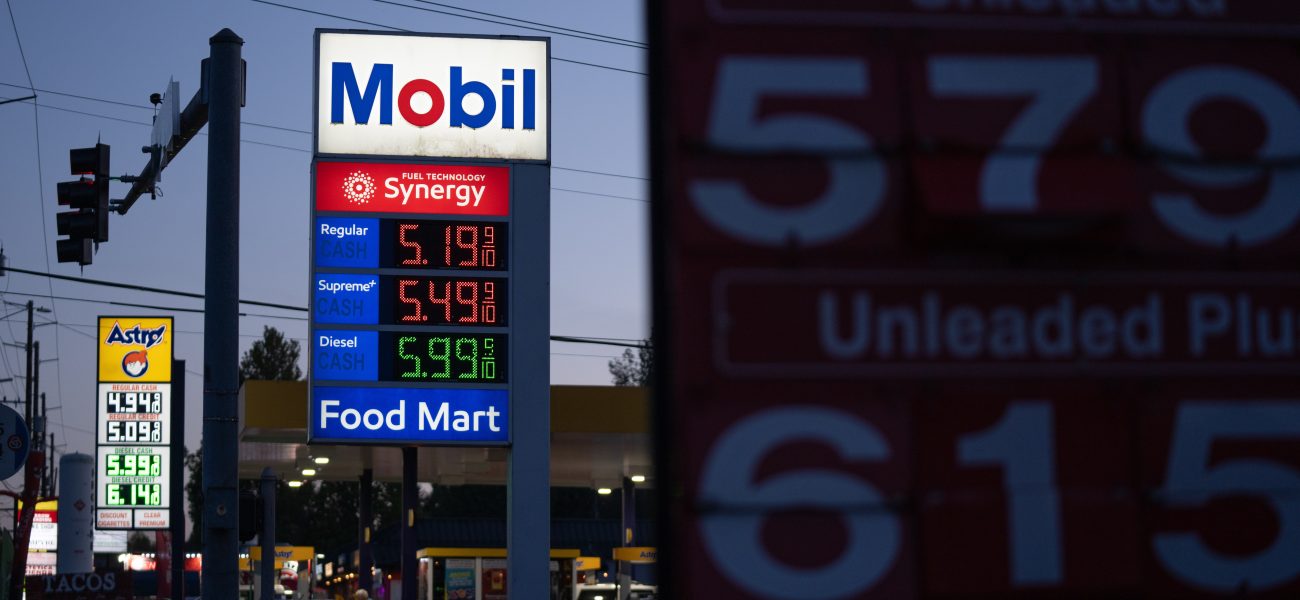 Inflation’s Whims, America’s Resolve: Consumers Shrug Off Soaring Prices Inflation’s Whims, America’s Resolve: Consumers Shrug Off Soaring Prices