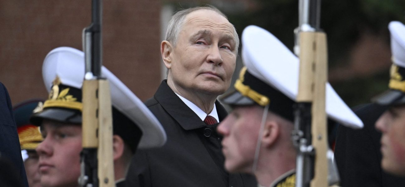 Putin’s Cracks Show: Ex-Officials See ‘Future Without Him’ as Elite Exodus Quickens