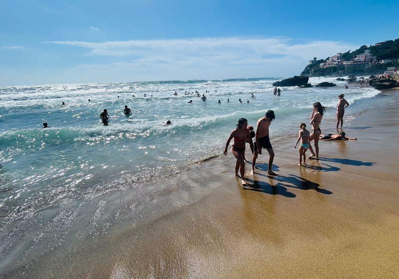 Azure Shores, Global Strains: Italy’s Blue Flag Boom Belies Deeper Environmental Fights Azure Shores, Global Strains: Italy’s Blue Flag Boom Belies Deeper Environmental Fights
