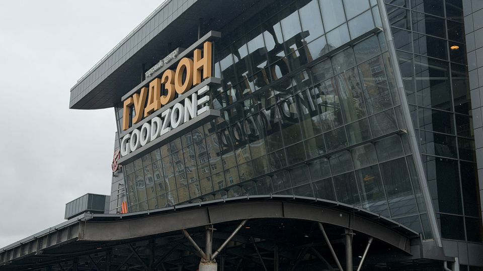 Moscow’s Silent Aisles: A Glimpse Into Russia’s Reshaped Economic Reality Moscow’s Silent Aisles: A Glimpse Into Russia’s Reshaped Economic Reality