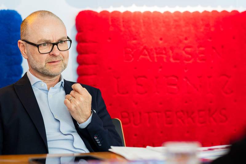The Crumbly Divide: German Boardrooms Jolt as Populist Tide Tests Corporate Conscience The Crumbly Divide: German Boardrooms Jolt as Populist Tide Tests Corporate Conscience
