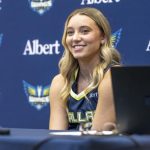 Referee’s Stunned Gaze Becomes Unlikely WNBA Star Amid Bueckers’ Viral Flair Referee’s Stunned Gaze Becomes Unlikely WNBA Star Amid Bueckers’ Viral Flair