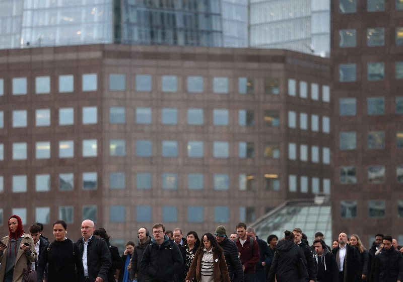 Britain’s Workforce on Hold: Employers Hit the Brakes on Hiring, Sending Shivers Through Economy Britain’s Workforce on Hold: Employers Hit the Brakes on Hiring, Sending Shivers Through Economy