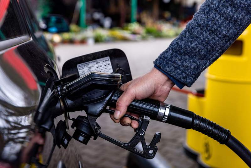 Poland’s Gas Gambit: Tusk’s Tricky Tango with Inflation and Voter Angst Poland’s Gas Gambit: Tusk’s Tricky Tango with Inflation and Voter Angst