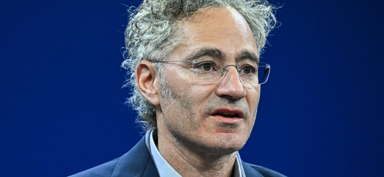Digital Idolatry? Palantir CEO Likens Speculative Token Trends to Addictive Behavior Digital Idolatry? Palantir CEO Likens Speculative Token Trends to Addictive Behavior