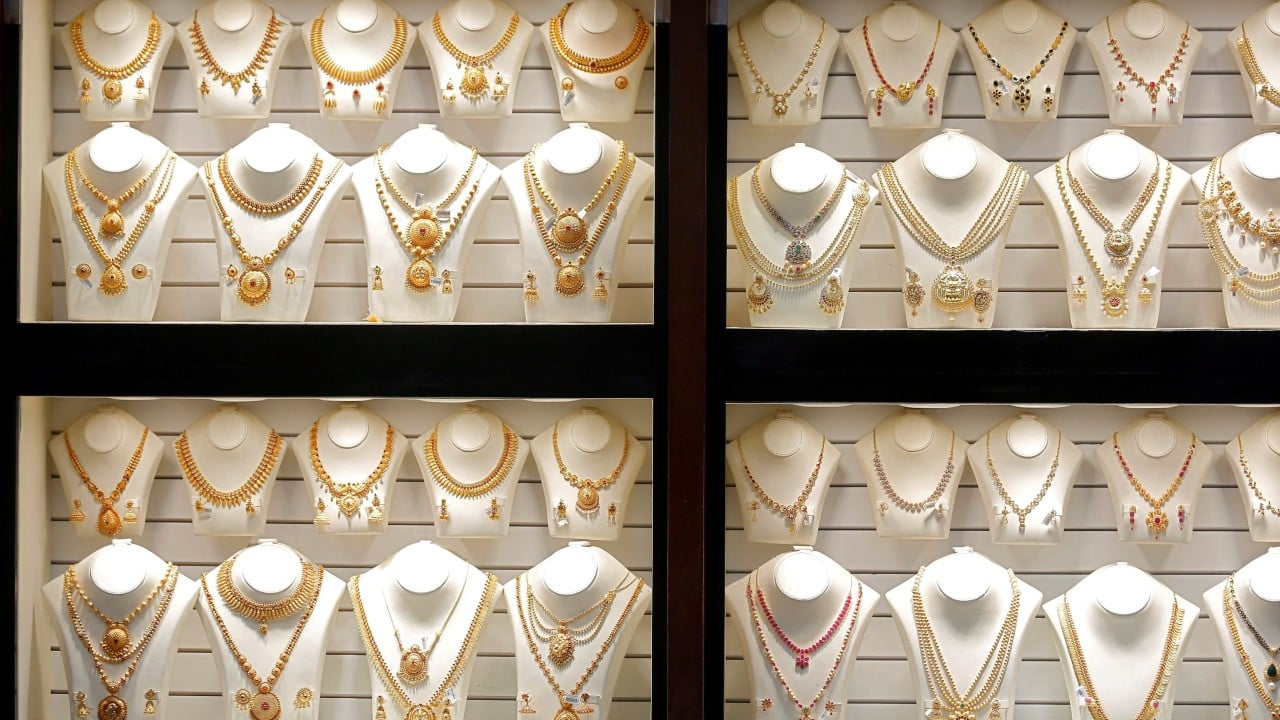 Delhi’s Golden Dilemma: Tariffs Ignite Smuggling Surge, Fueling Regional Grey Market Delhi’s Golden Dilemma: Tariffs Ignite Smuggling Surge, Fueling Regional Grey Market