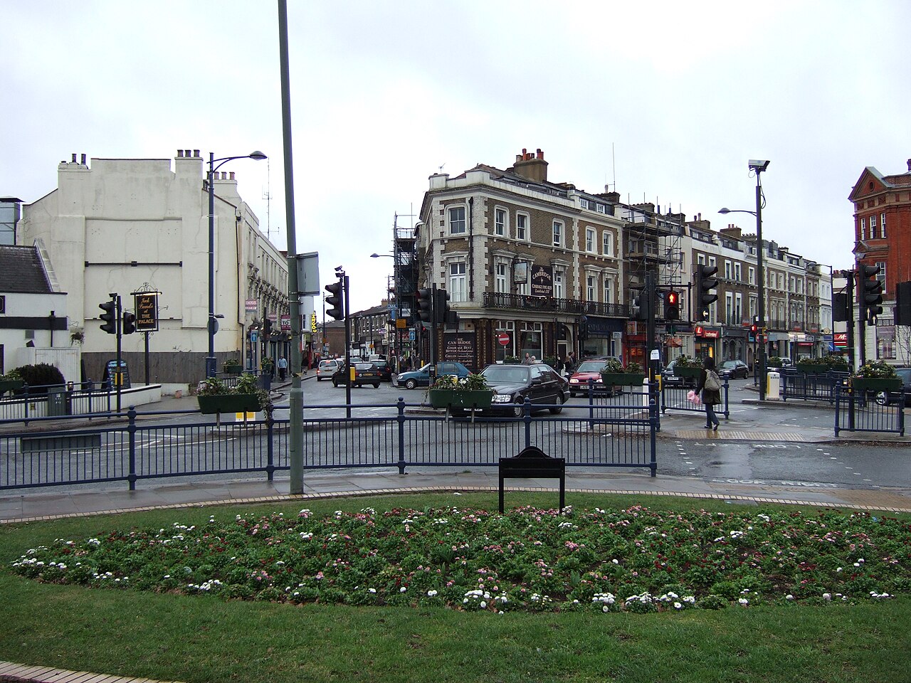 Six Arrested Following Fatal Stabbing of Kamahl Cameron-Williams in Crystal Palace Six Arrested Following Fatal Stabbing of Kamahl Cameron-Williams in Crystal Palace