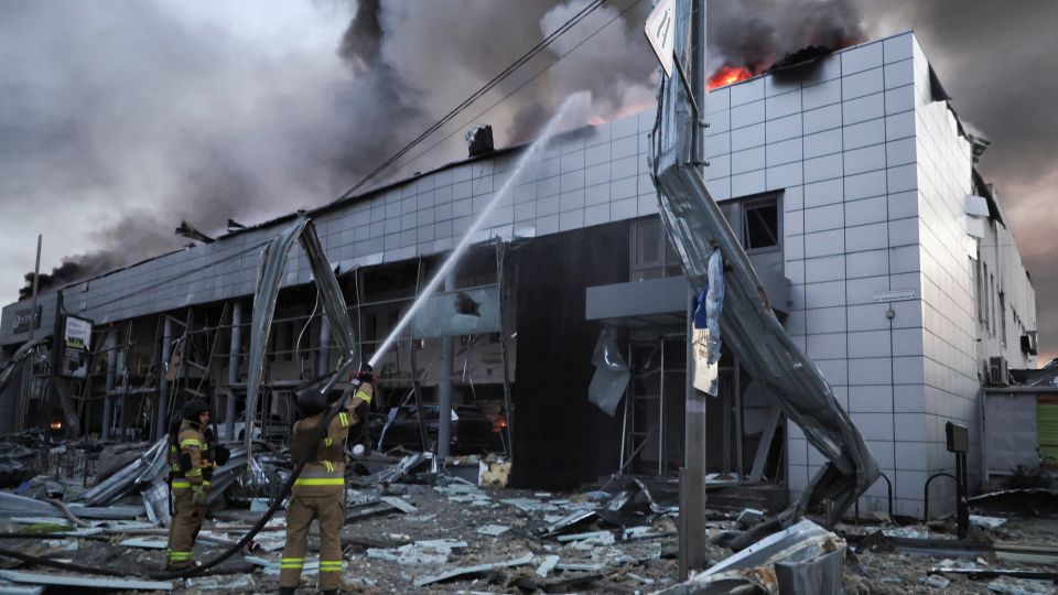 Washington’s Reckoning: Ukraine Aid Defiance Rocks D.C.’s Fissured Political Core