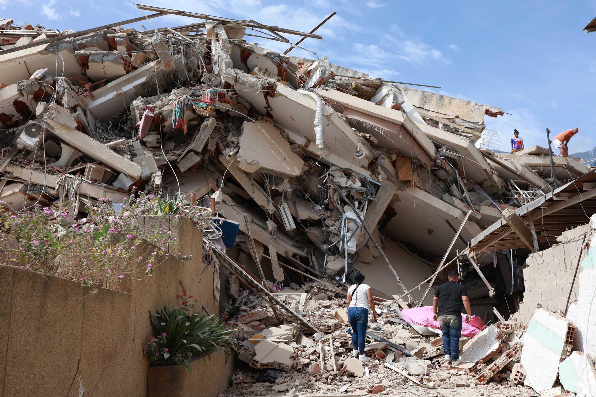 Caracas’s Shaky Ground: A Nation Teeters as Quake Exposes Venezuela’s Deepest Fault Lines Caracas’s Shaky Ground: A Nation Teeters as Quake Exposes Venezuela’s Deepest Fault Lines