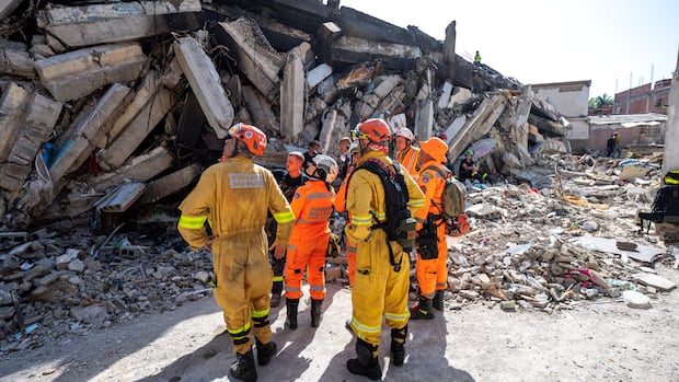 Fading Hopes in Venezuela as Search Continues Five Days After Twin Earthquakes Fading Hopes in Venezuela as Search Continues Five Days After Twin Earthquakes