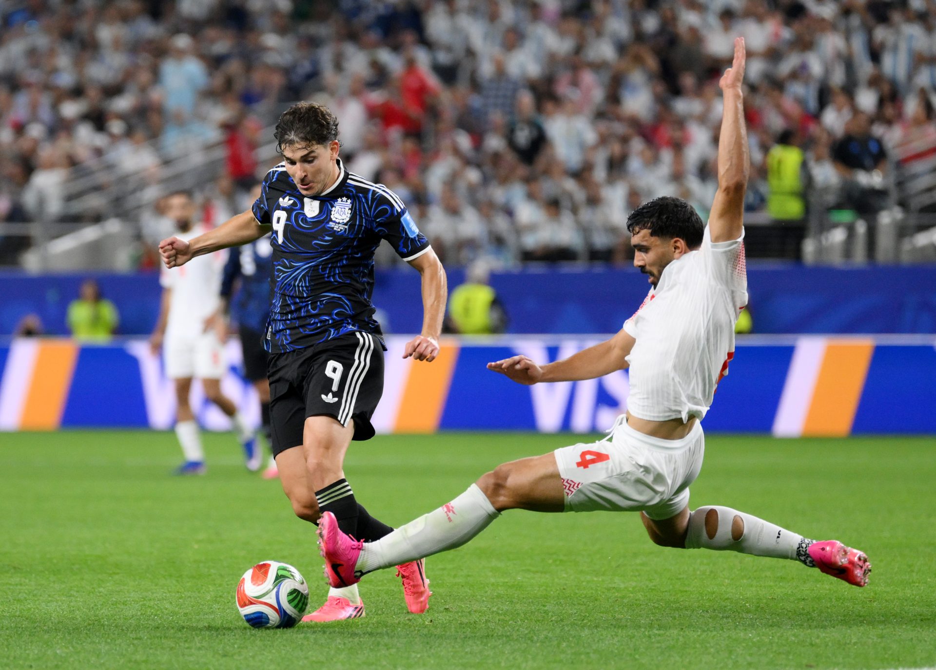 The Santiago Straddle: Alvarez’s Allegiance, Simeone’s Snub, and a Looming La Liga Battle The Santiago Straddle: Alvarez’s Allegiance, Simeone’s Snub, and a Looming La Liga Battle