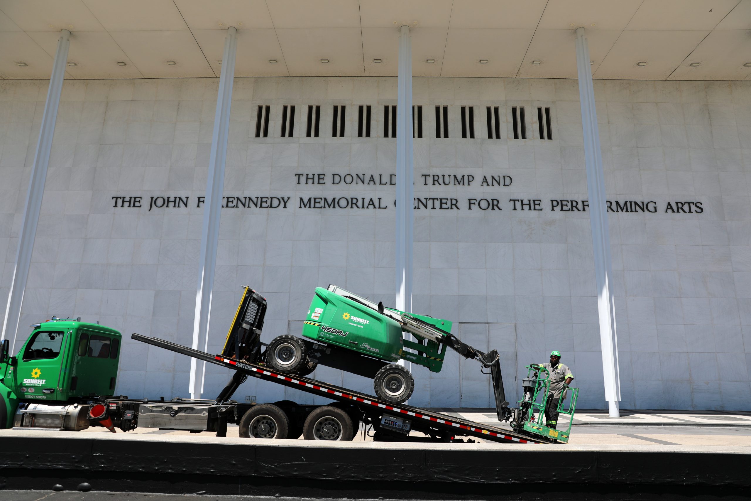 Cultural Eradication: Kennedy Center’s Orwellian Archive Purge Ignites Historical Scrutiny Cultural Eradication: Kennedy Center’s Orwellian Archive Purge Ignites Historical Scrutiny